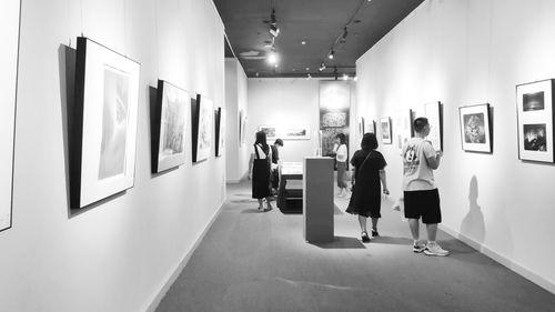 刀锋下的艺术盛宴 版画作品展吸引众多艺术爱好者